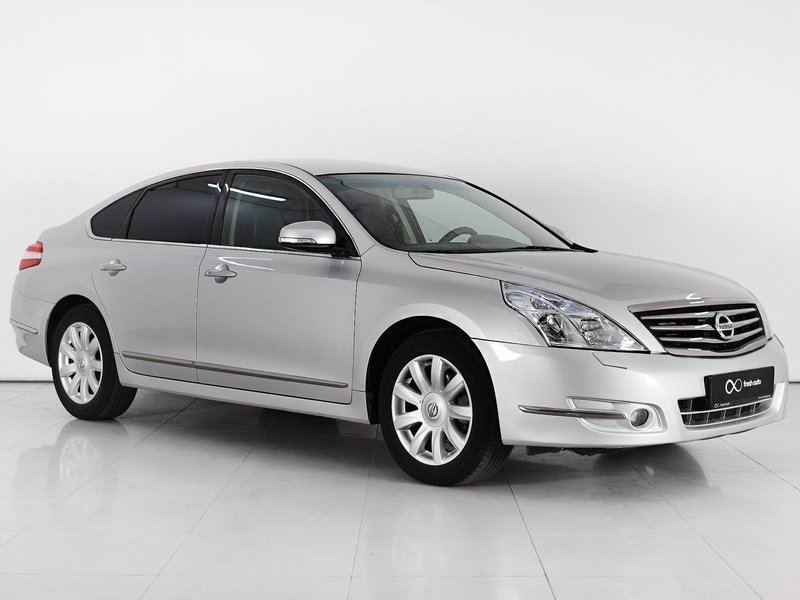 <span style="font-weight: bold;">Nissan Teana</span>